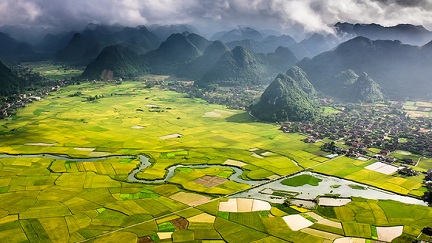 [-]Thời[-]tiết[-]ngày[-]17[-]tháng[-]4:[-]Vùng[-]núi[-]phía[-]Tây[-]Bắc[-]Bộ,[-]Bắc[-]Trung[-]Bộ[-]nắng[-]nóng[-]trên[-]37[-]độ[-]C[-]