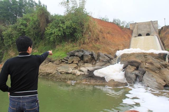 Tuyên[-]Quang:[-]Nước[-]xả[-]thải[-]tại[-]Nhà[-]máy[-]giấy[-]An[-]Hòa[-]vượt[-]quá[-]nồng[-]độ[-]cho[-]phép[-]