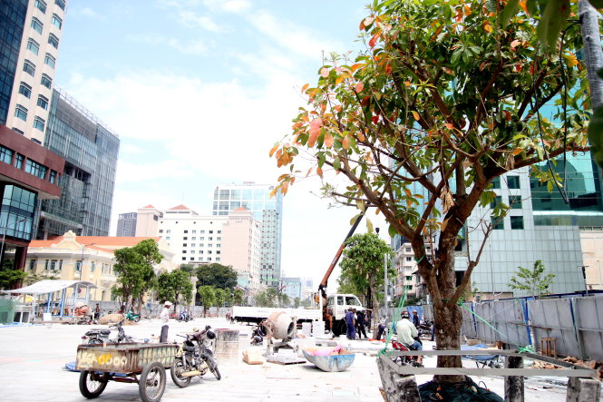 TP.HCM:[-]Công[-]trình[-]phố[-]đi[-]bộ[-]Nguyễn[-]Huệ[-]đang[-]vào[-]giai[-]đoạn[-]cuối