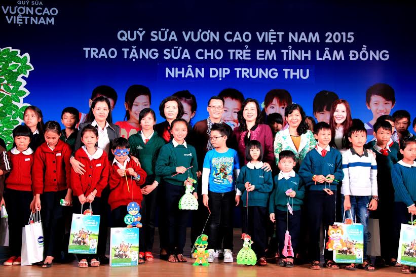 [-]Vinamilk[-]tiếp[-]tục[-]được[-]bình[-]chọn[-]Thương[-]hiệu[-]mạnh[-]của[-]Việt[-]Nam[-]năm[-]2015