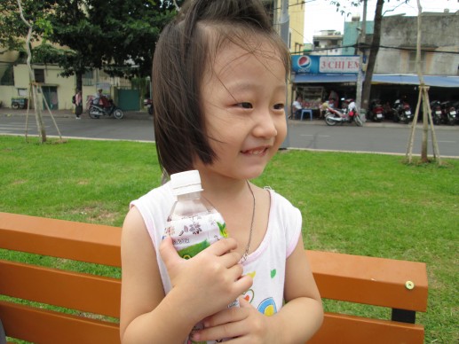 "Nhiêu Lộc trong mắt trẻ thơ" - Ảnh dự thi của Nguyễn Thị Bích Diễm