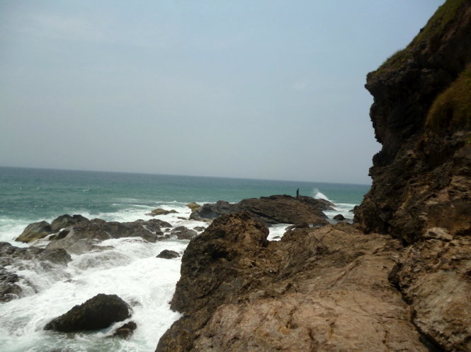 Ghềnh[-]đá[-]Hoài[-]Hải,[-]vẻ[-]đẹp[-]hoang[-]sơ[-]hút[-]hồn[-]du[-]khách