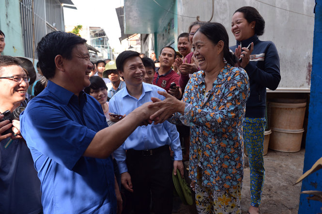 Ông[-]Đinh[-]La[-]Thăng:[-]“Rời[-]khỏi[-]dòng[-]kênh,[-]ai[-]cũng[-]phải[-]có[-]nhà[-]mới!”