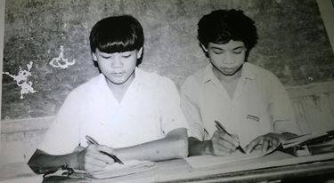 Hoài[-]niệm[-]thuở[-]học[-]trò