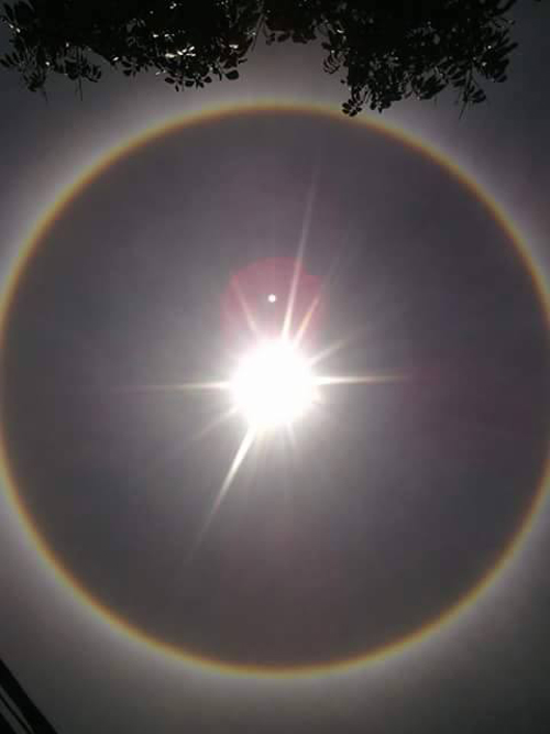 Chùm[-]ảnh[-]quầng[-]mặt[-]trời[-]xuất[-]hiện[-]tại[-]Phú[-]Thọ
