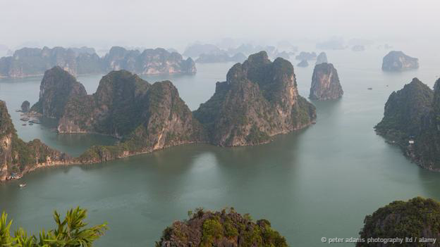 [-]Vịnh[-]Hạ[-]Long[-]vào[-]top[-]cảnh[-]quan[-]và[-]núi[-]đá[-]đáng[-]kinh[-]ngạc[-]trên[-]thế[-]giới