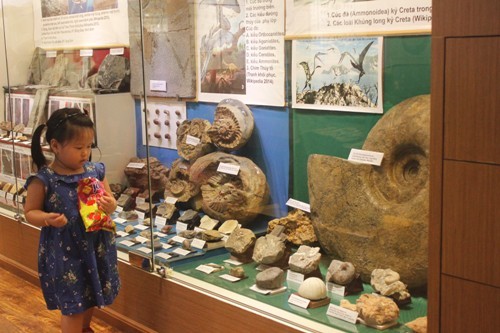 [-]Khám[-]phá[-]thiên[-]nhiên[-]giữa[-]lòng[-]Hà[-]Nội