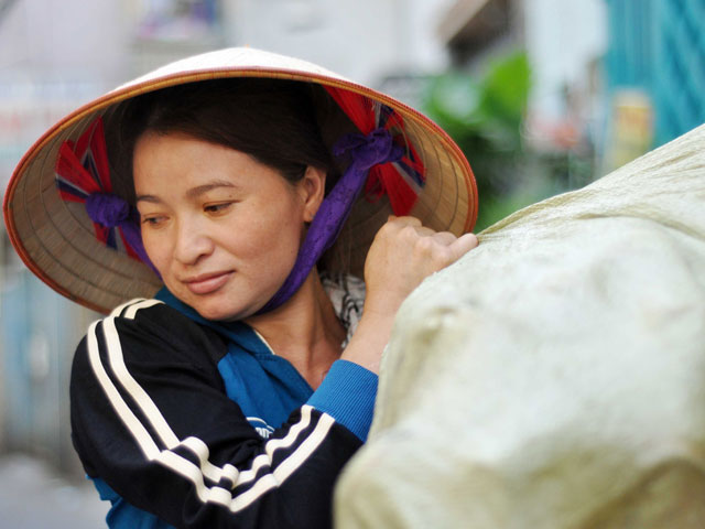 “Tỷ[-]phú[-]ve[-]chai”[-]và[-]cái[-]giá[-]của[-]lòng[-]trung[-]thực