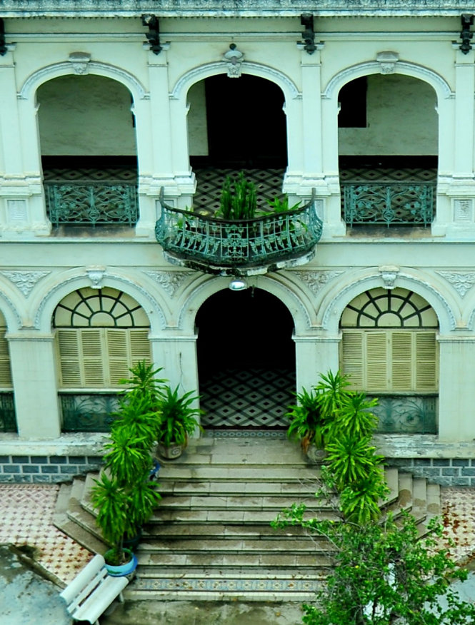 [-]Cận[-]cảnh[-]biệt[-]thự[-]cổ[-]"chục[-]triệu[-]đô"[-]lộng[-]lẫy[-]giữa[-]Sài[-]Gòn