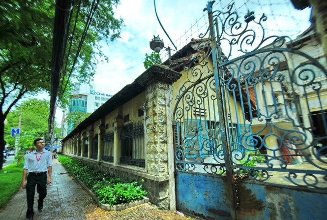 [-]Cận[-]cảnh[-]biệt[-]thự[-]cổ[-]"chục[-]triệu[-]đô"[-]lộng[-]lẫy[-]giữa[-]Sài[-]Gòn