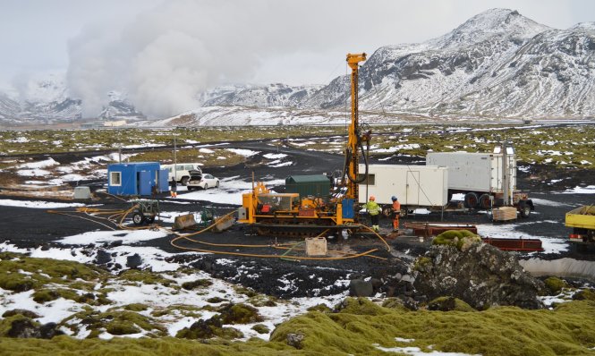 Biến[-]khí[-]CO2[-]thành[-]đá[-]ở[-]Iceland