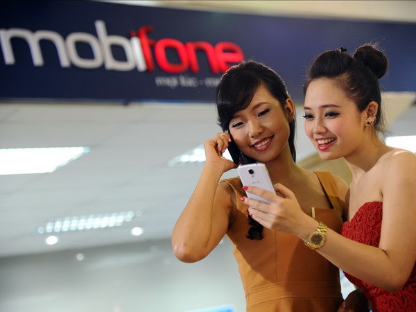 MobiFone[-]đầu[-]tư[-]khoảng[-]500[-]tỷ[-]đồng[-]để[-]hạ[-]ngầm[-]đường[-]dây[-]viễn[-]thông[-]tại[-]Hà[-]Nội