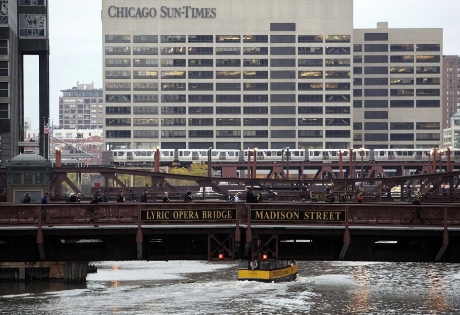 Trụ[-]sở[-]tờ[-]báo[-]Chicago[-]Sun-Times[-]