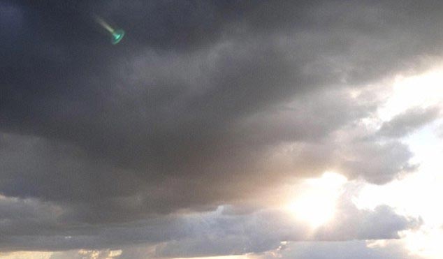[-]UFO[-]bí[-]ẩn[-]xuất[-]hiện[-]trên[-]bầu[-]trời[-]Hà[-]Lan