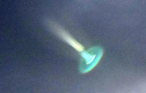 [-]UFO[-]bí[-]ẩn[-]xuất[-]hiện[-]trên[-]bầu[-]trời[-]Hà[-]Lan