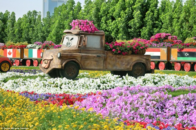 Khám[-]phá[-]khu[-]vườn[-]hoa[-]lớn[-]nhất[-]thế[-]giới[-]ở[-]Dubai