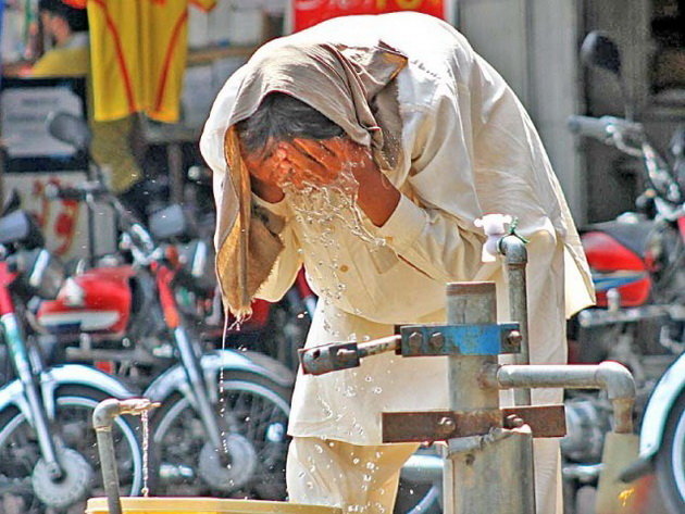 Nắng[-]nóng[-]thiêu[-]đốt,[-]570[-]người[-]Pakistan[-]chết