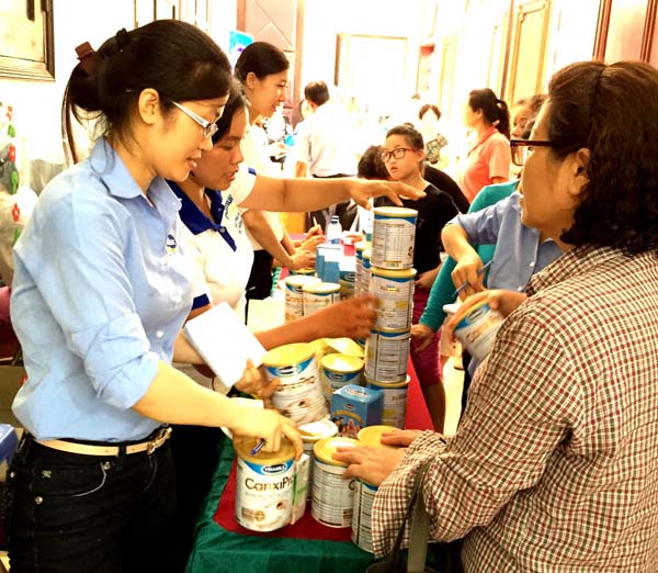 [-]Vinamilk[-]đến[-]với[-]người[-]cao[-]tuổi[-]Bình[-]Dương,[-]Hải[-]Phòng