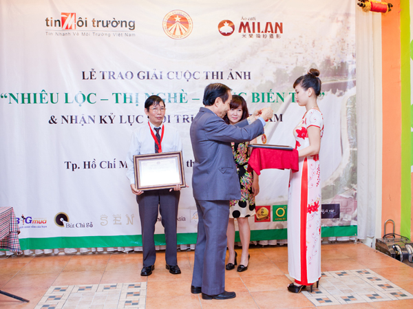 Cuộc[-]thi[-]ảnh[-]môi[-]trường[-]đầu[-]tiên[-]về[-]chủ[-]đề[-]"Kênh[-]Nhiêu[-]Lộc[-]-[-]Thị[-]Nghè[-]-[-]Khúc[-]biến[-]tấu"