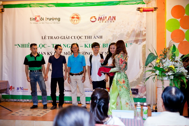 Cuộc[-]thi[-]ảnh[-]môi[-]trường[-]đầu[-]tiên[-]về[-]chủ[-]đề[-]"Kênh[-]Nhiêu[-]Lộc[-]-[-]Thị[-]Nghè[-]-[-]Khúc[-]biến[-]tấu"
