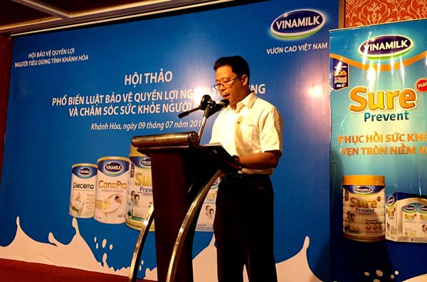 Gần[-]500[-]người[-]tiêu[-]dùng[-]được[-]phổ[-]biến[-]Luật[-]Bảo[-]vệ[-]quyền[-]lợi[-]người[-]tiêu[-]dùng