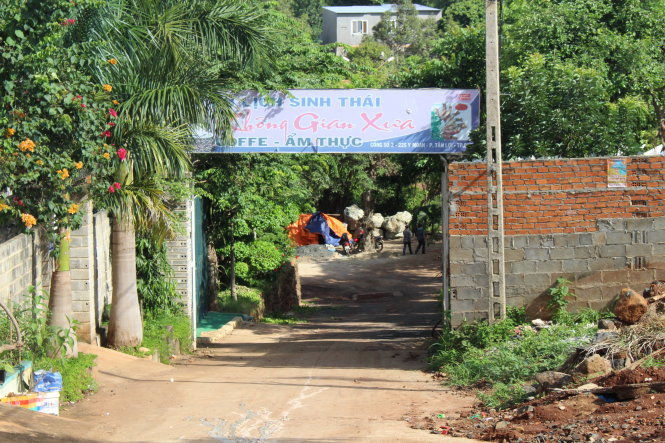 Thượng[-]úy[-]Hằng[-]nói[-]không[-]sở[-]hữu[-]cả[-]"quán[-]cà[-]phê[-]ngàn[-]tỉ"