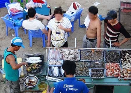 [-]Vũng[-]Tàu:[-]Bãi[-]tắm[-]Thùy[-]Vân[-]nhếch[-]nhác[-]vì[-]kiốt[-]tự[-]phát[-]