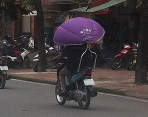 Hinh[-]ảnh[-]về[-]các[-]kiểu[-]chống[-]nắng[-]gây[-]bức[-]xúc