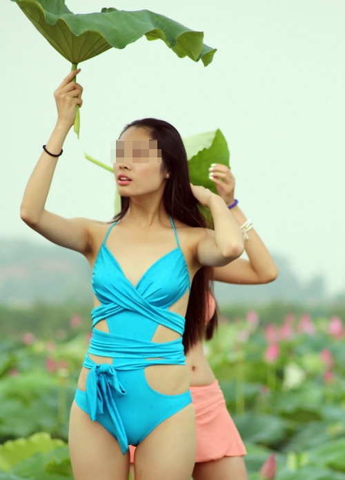 Xin[-]nàng[-]đừng[-]trần[-]trụi[-]bên[-]sen!