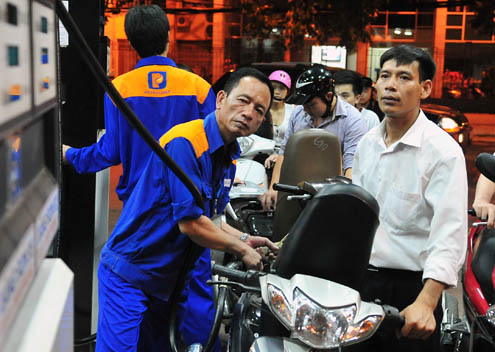 [-][-]13[-]giờ[-]chiều[-]nay[-]giá[-]xăng[-]giảm[-]330[-]đồng/lít[-]