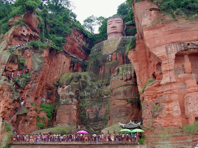 Ấn[-]tượng[-]với[-]những[-]bức[-]tượng[-]khổng[-]lồ[-]trên[-]thế[-]giới