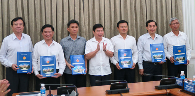 [-]TP.HCM[-]bổ[-]nhiệm[-]18[-]giám[-]đốc[-]sở