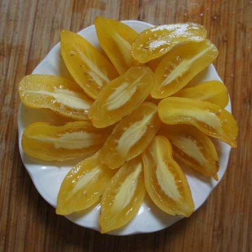 Cà[-]chua[-]màu[-]vàng[-]giống[-]trái[-]chuối[-]đang[-]được[-]ưa[-]chuộng