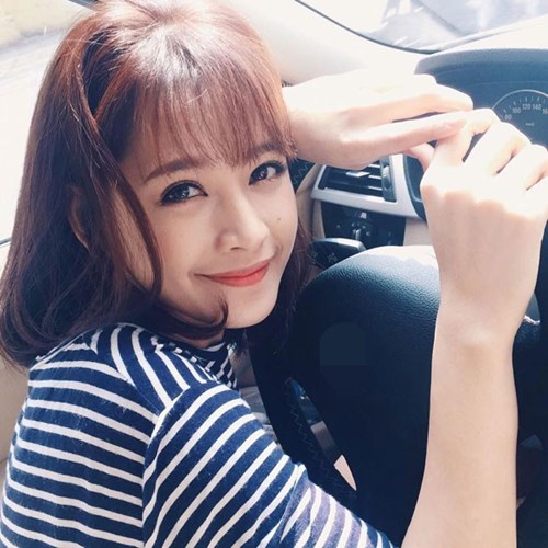 "Lộ"[-]giá[-]của[-]hot[-]girl,[-]người[-]đẹp[-]trên[-]Facebook:[-]1[-]dòng[-]chia[-]sẻ[-]giá[-]tới[-]30[-]triệu[-]đồng[-]...