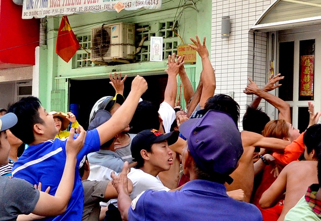 Chùm[-]ảnh[-]"Đội[-]quân"[-]cướp[-]cô[-]hồn[-]gây[-]náo[-]loạn[-]Sài[-]Gòn