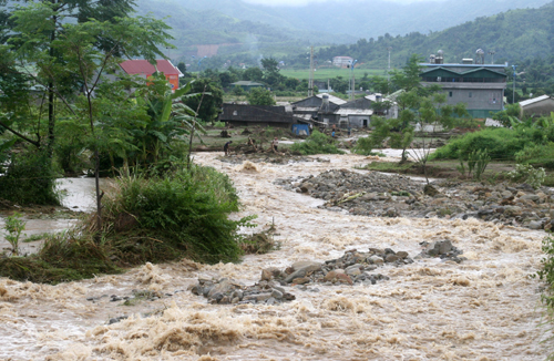 Lai[-]Châu:[-]Sẵn[-]sàng[-]phương[-]án[-]sơ[-]tán[-]dân[-]ở[-]các[-]điểm[-]có[-]nguy[-]cơ[-]lũ[-]quét,[-]sạt[-]lở