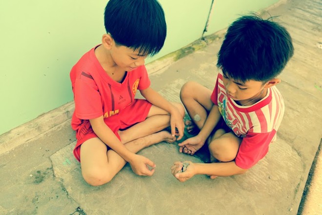 [-]Bộ[-]ảnh[-]đẹp[-]về[-]tuổi[-]thơ[-]"Nơi[-]không[-]có[-]sự[-]lo[-]âu"