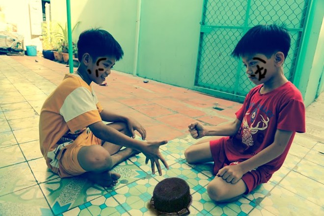 [-]Bộ[-]ảnh[-]đẹp[-]về[-]tuổi[-]thơ[-]"Nơi[-]không[-]có[-]sự[-]lo[-]âu"