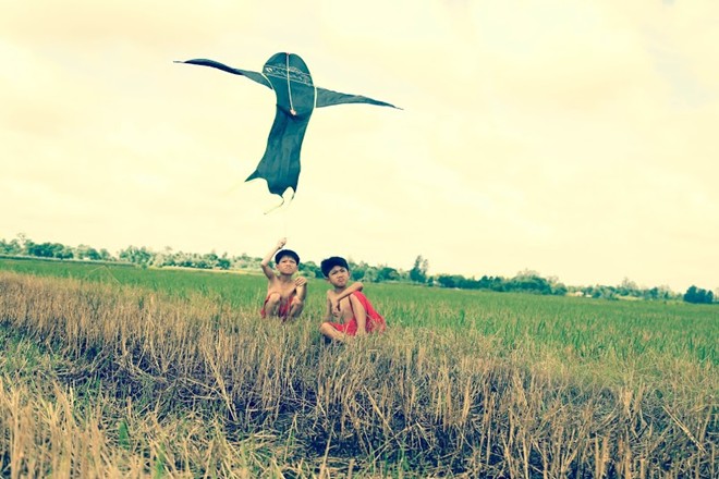 [-]Bộ[-]ảnh[-]đẹp[-]về[-]tuổi[-]thơ[-]"Nơi[-]không[-]có[-]sự[-]lo[-]âu"