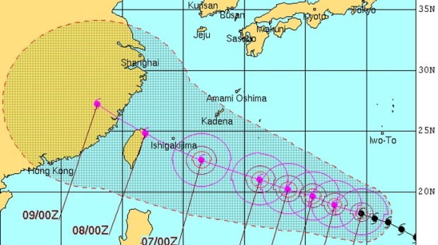[-]Chùm[-]ảnh[-]siêu[-]bão[-]mạnh[-]nhất[-]năm[-]đang[-]tiến[-]về[-]Đông[-]Á