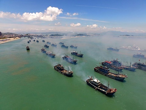 15.000[-]tàu[-]cá[-]Trung[-]Quốc[-]ào[-]ạt[-]tiến[-]vào[-]Biển[-]Đông