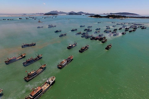 15.000[-]tàu[-]cá[-]Trung[-]Quốc[-]ào[-]ạt[-]tiến[-]vào[-]Biển[-]Đông