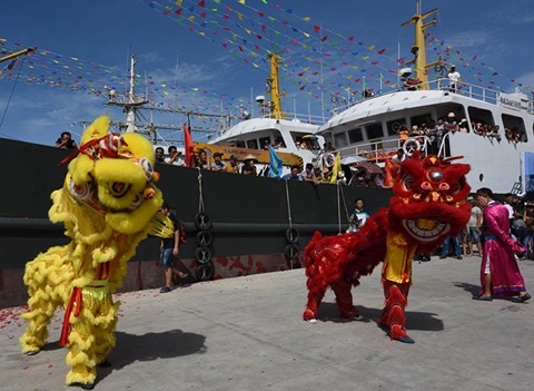 15.000[-]tàu[-]cá[-]Trung[-]Quốc[-]ào[-]ạt[-]tiến[-]vào[-]Biển[-]Đông