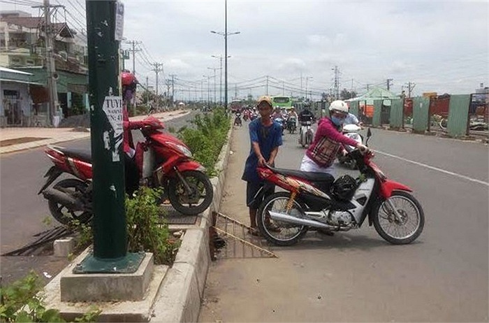 'Nghề[-]lạ'[-]trên[-]đường[-]vành[-]đai[-]ngoài[-]ở[-]Sài[-]Gòn