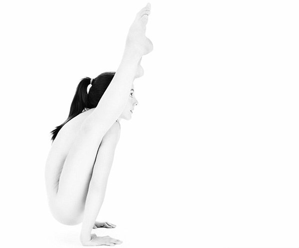 Yoga[-]khỏa[-]thân