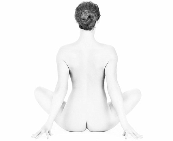 Yoga[-]khỏa[-]thân