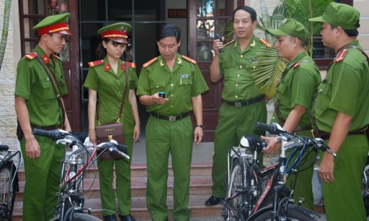 Cảnh sát đạp xe tuần tra, bắt cướp