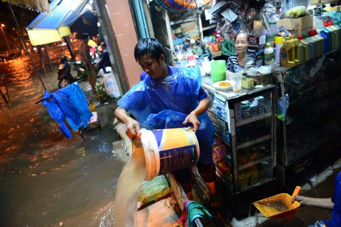 [-]Sài[-]Gòn[-]ngập,[-]kẹt[-]xe[-]chưa[-]từng[-]thấy