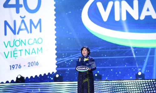 vinamilk[-]và[-]Quỹ[-]sữa[-]Vươn[-]cao[-]Việt[-]Nam[-]trao[-]tặng[-]111.000[-]ly[-]sữa[-]cho[-]hơn[-]1.200[-]trẻ[-]em[-]tỉnh[-]An[-]Giang