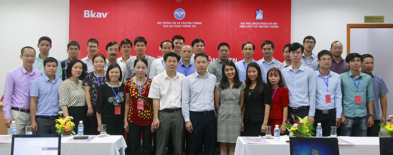 Bkav[-]đào[-]tạo[-]an[-]ninh[-]mạng[-]cho[-]các[-]bộ[-]ban[-]ngành,[-]tỉnh[-]trên[-]toàn[-]quốc